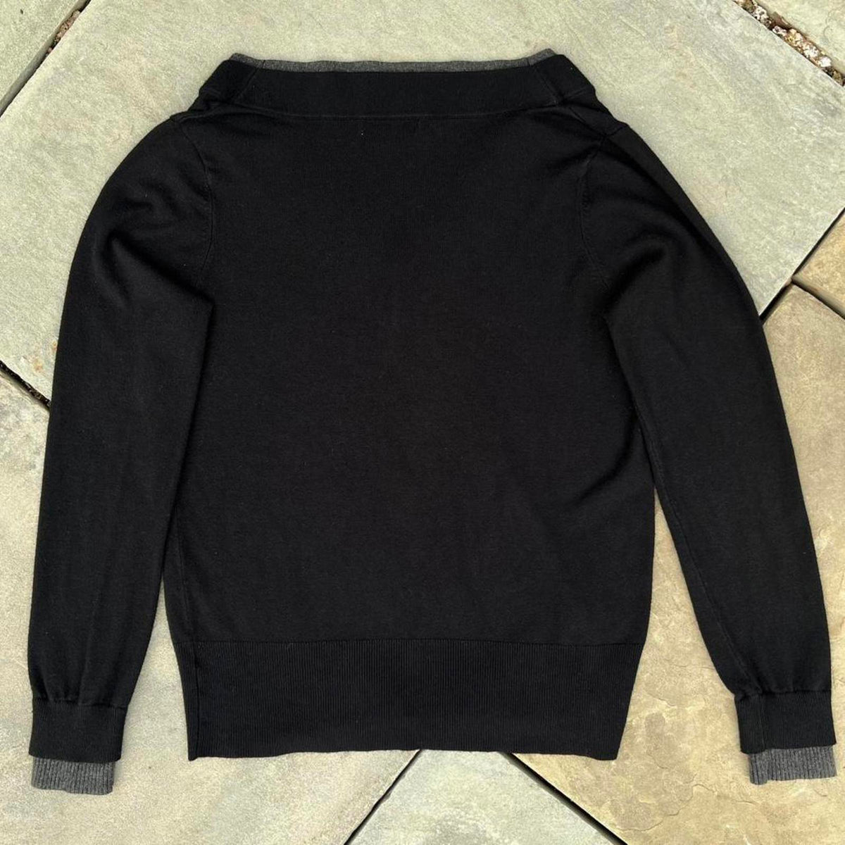 Black V-neck 2-tone Collar/Cuff Sweater