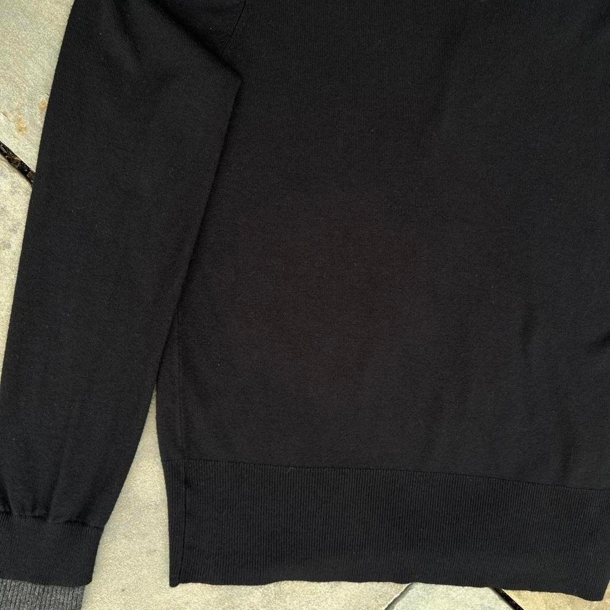 Black V-neck 2-tone Collar/Cuff Sweater