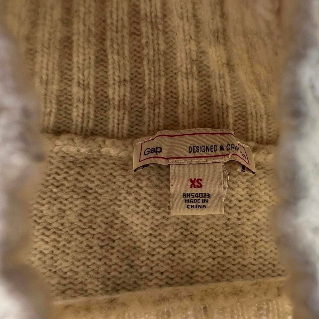 Gap Women's Grey and White Jumper