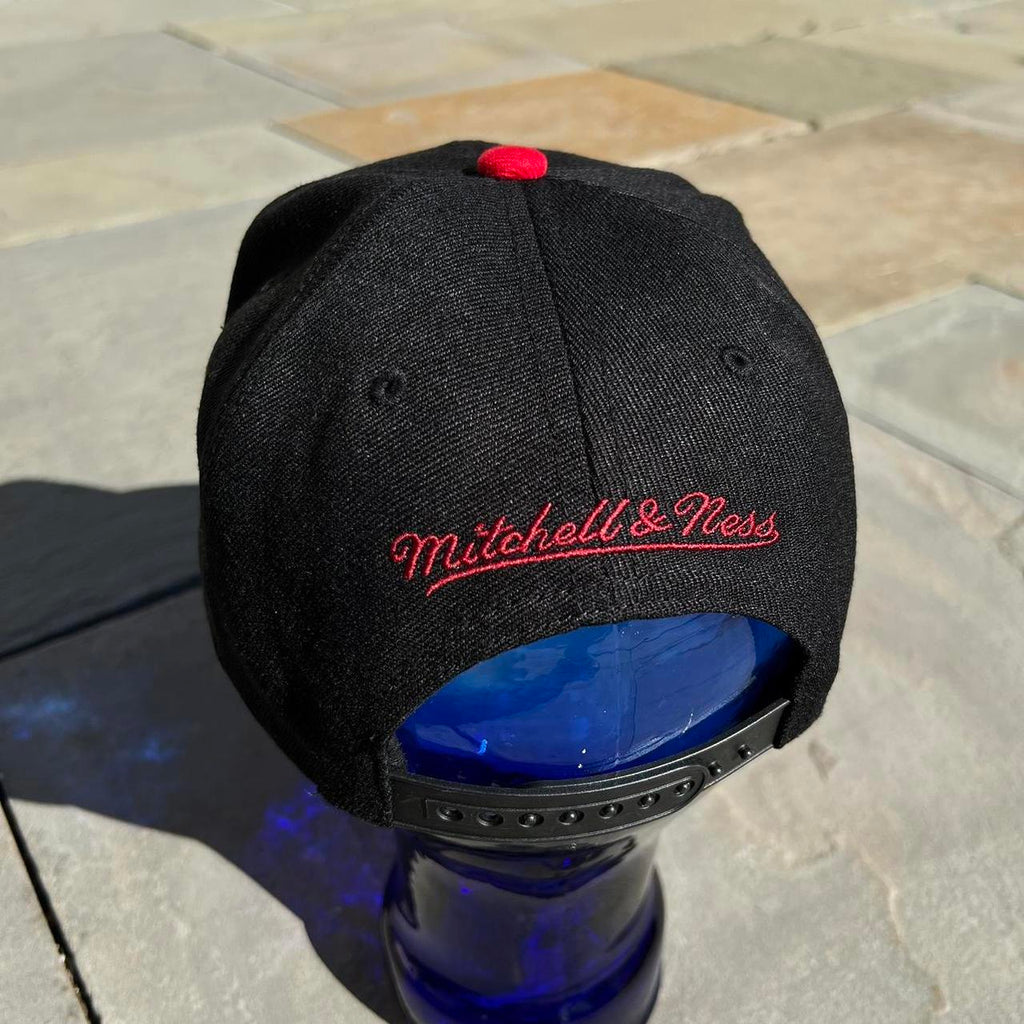 Mitchell & Ness New Orleans Pelicans NBA SnapBack Hat