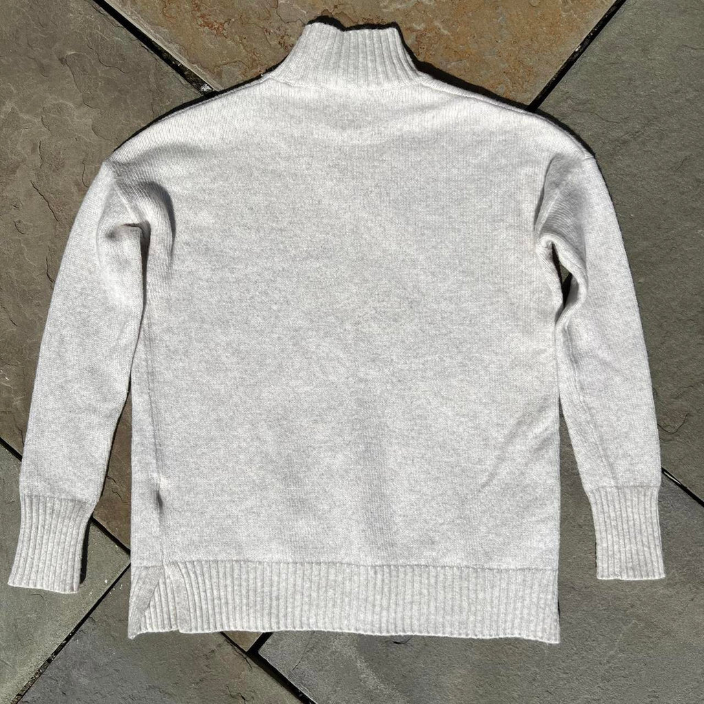 Gap Women's Grey and White Jumper