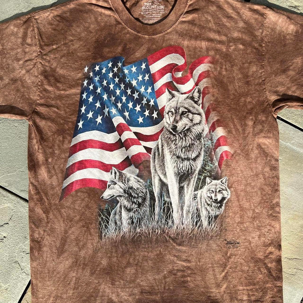 American Flag Wolf Brown Dye T-Shirt