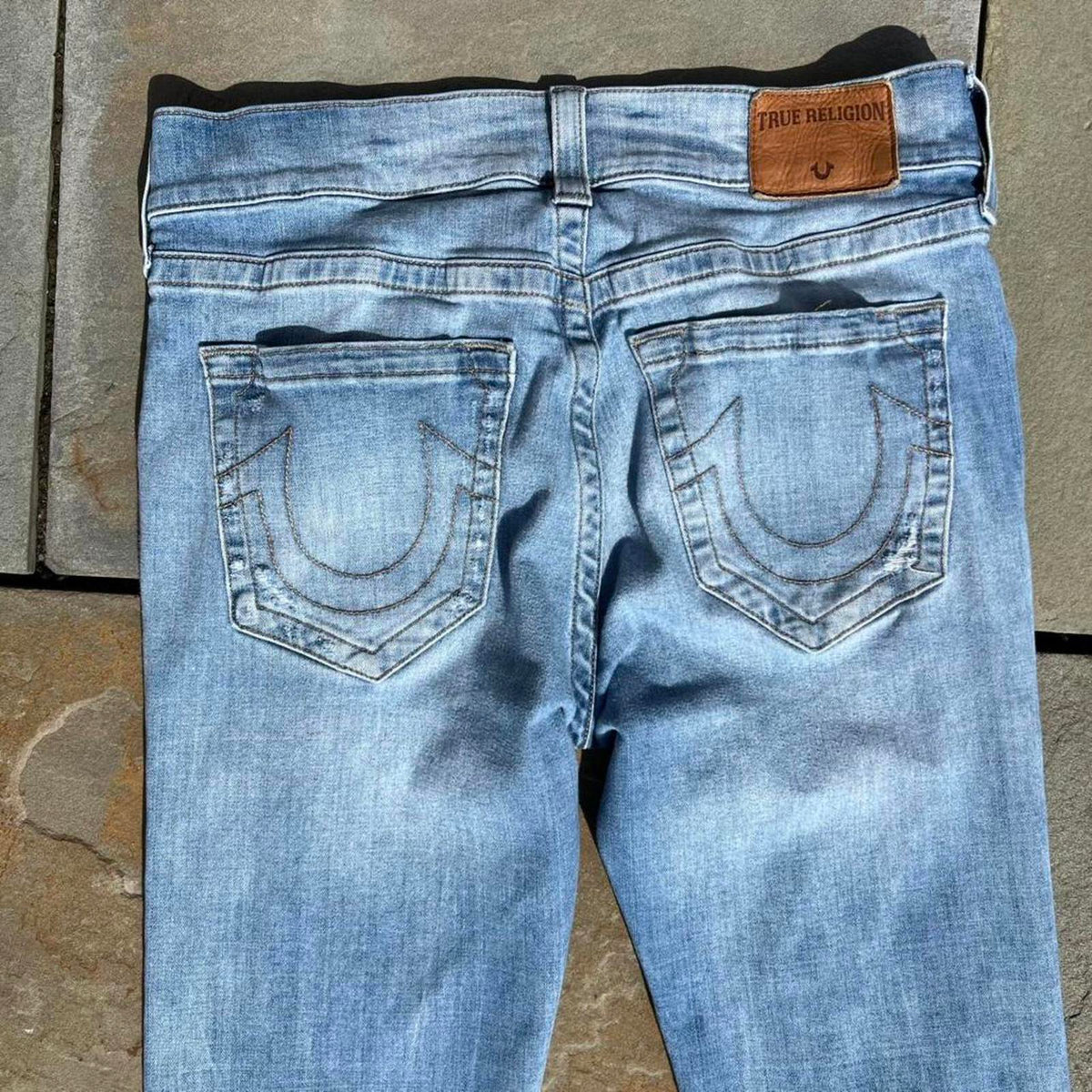 True Religion Distressed Light Wash Relaxed Skinny Jeans 32