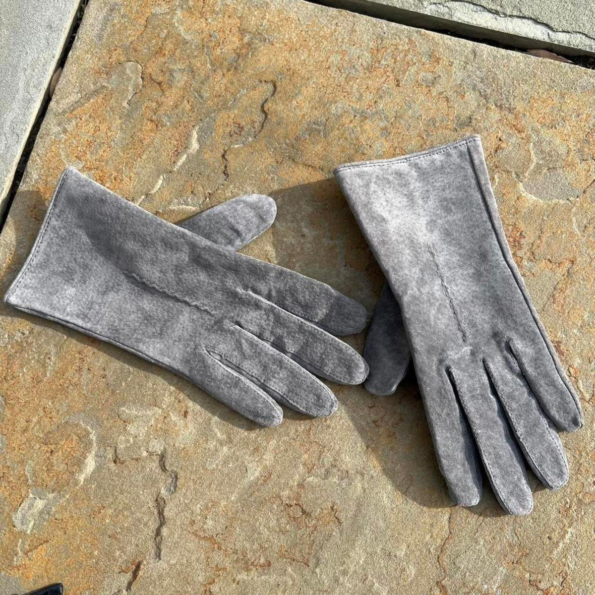 Vintage 90s Grey Suede Leather Gloves