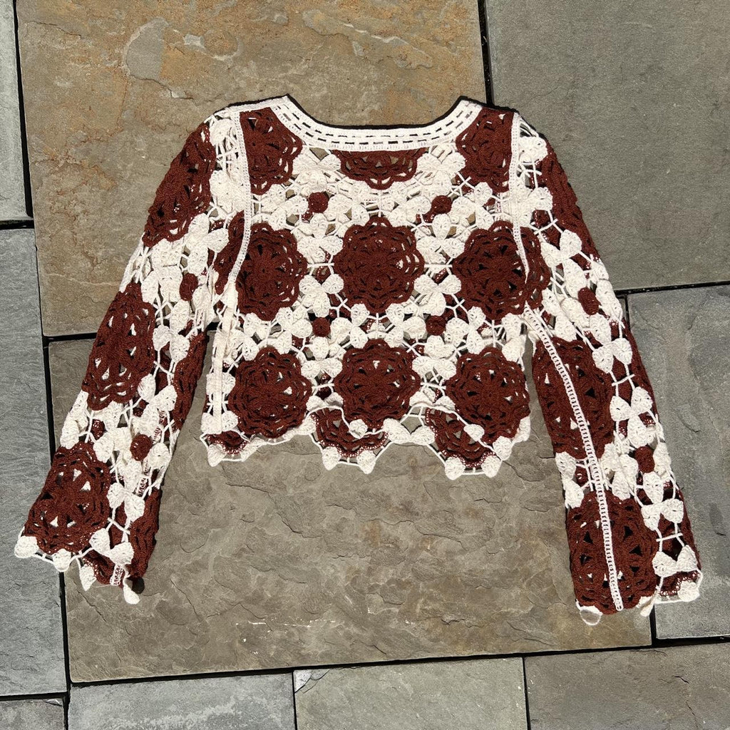American Flirt white and brown crochet long sleeve top